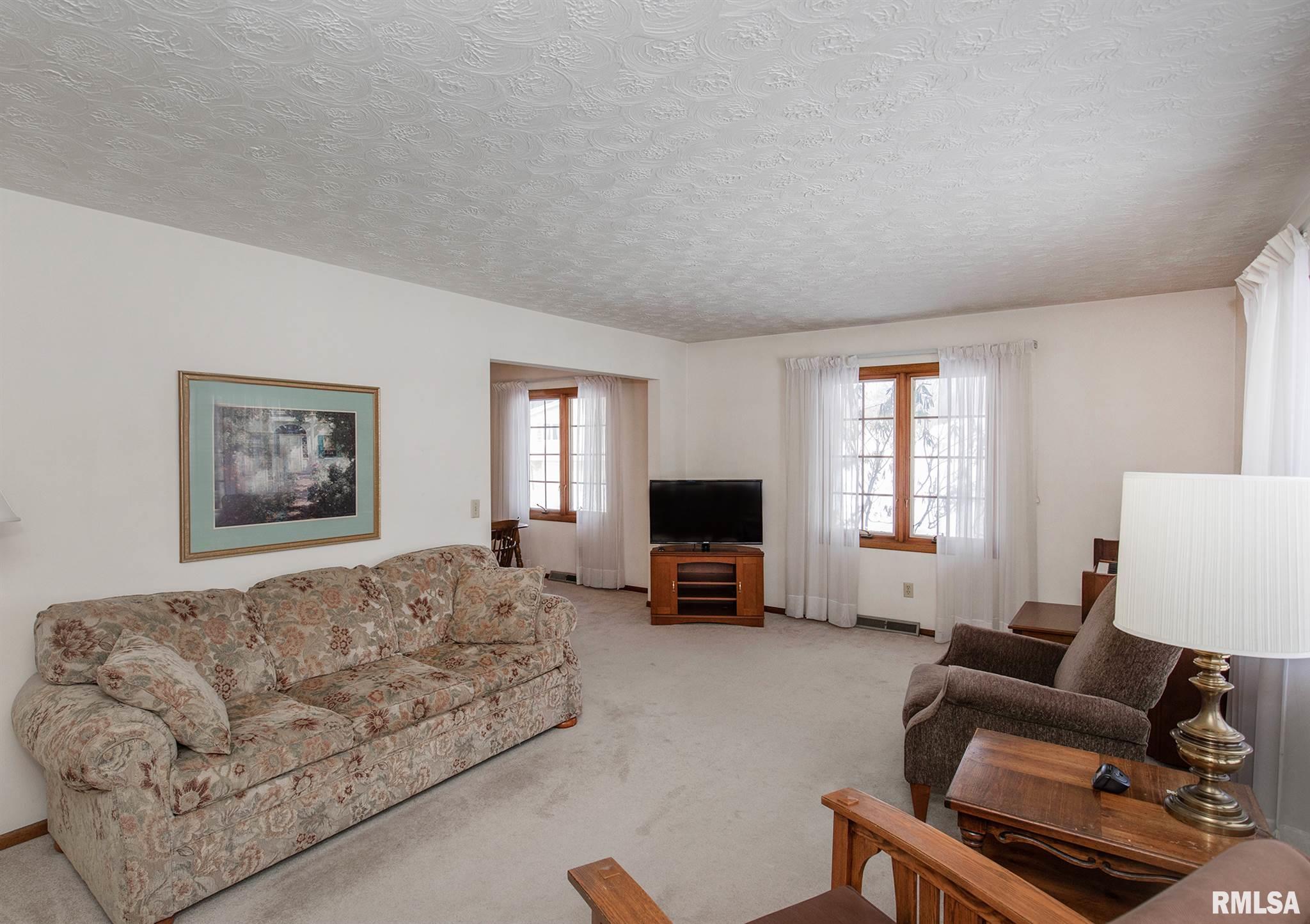 2401 3rd Street Moline, IL 61265 - Photo 8 of 36 Gallery Image 8