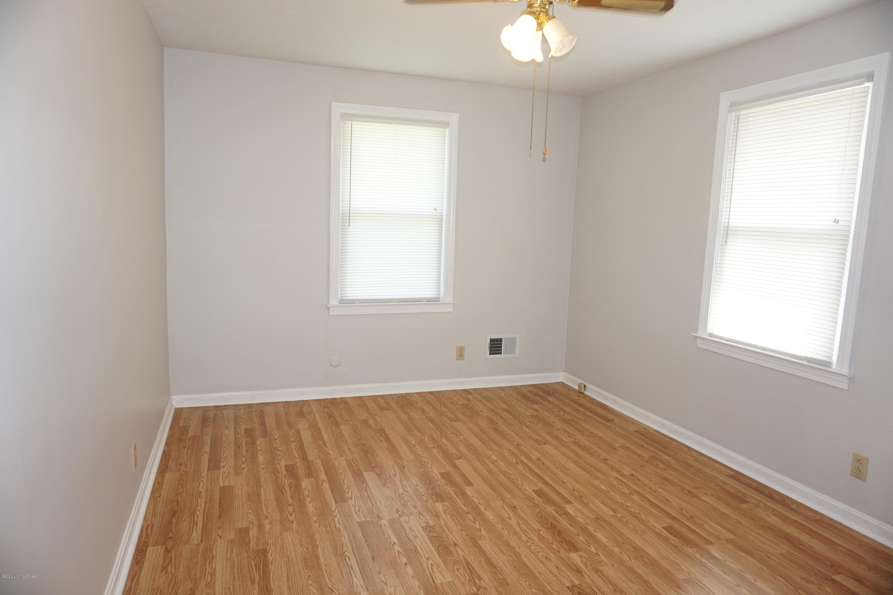 6700 Delton Road Louisville, KY 40258 - Photo 16 of 18 DSC02763