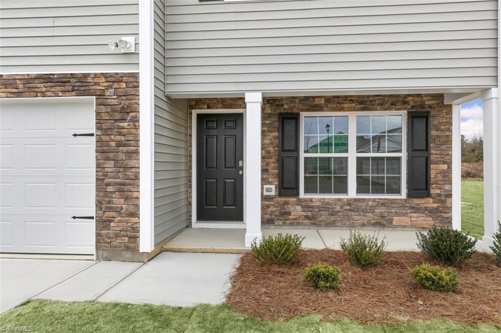 157 Chessie Road Mocksville, NC 27028 - Photo 4 of 31 *photos are of model home and are for representational purposes only.