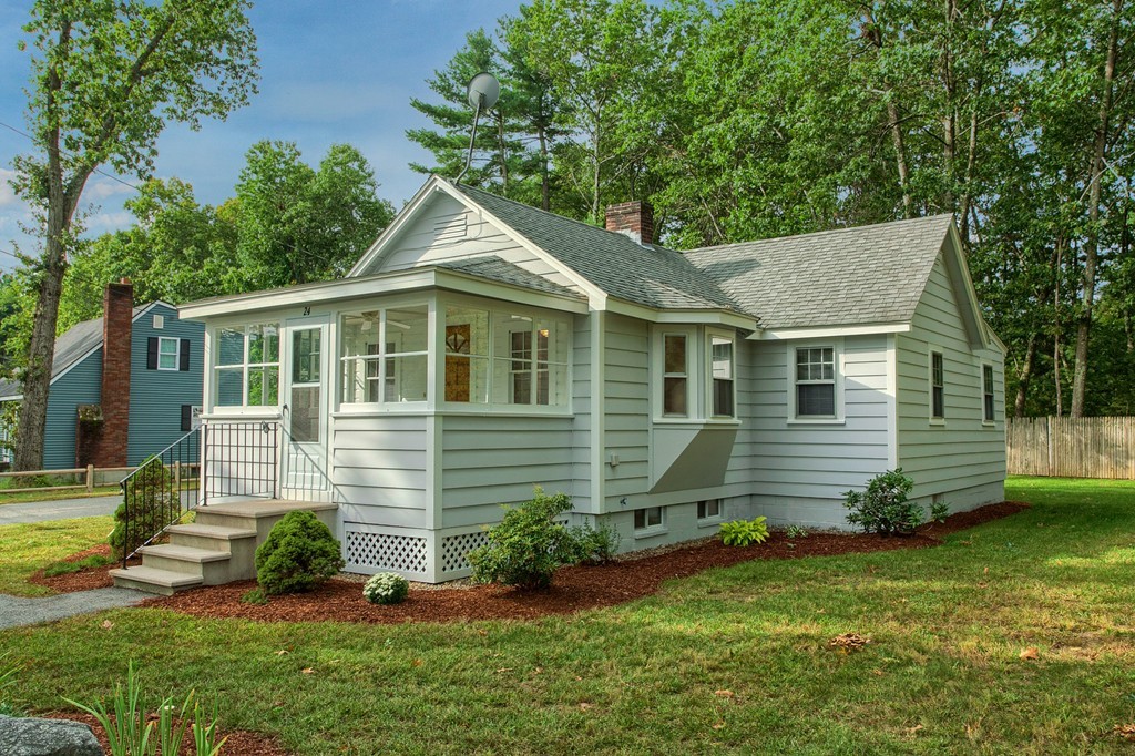24 Pine Road Westford, MA 01886 - Photo 3 of 30 Gallery Image 3