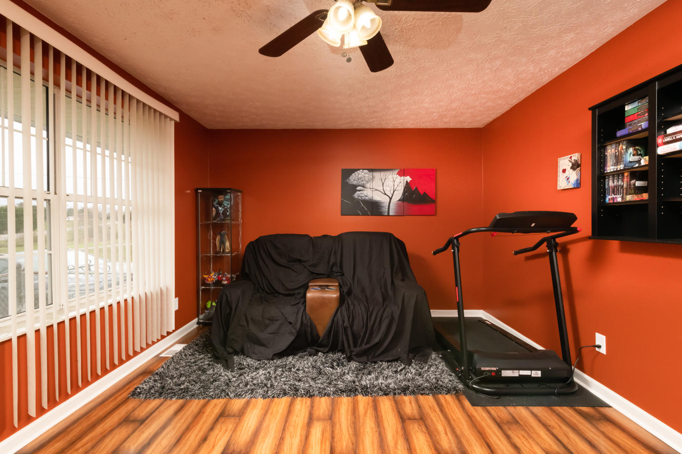 110 Watkins Road East Loudon, TN 37774 - Photo 2 of 15 Living Room