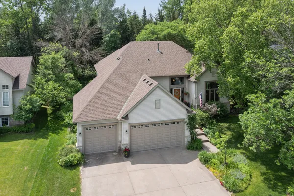 $689,900 | 638 Oakwood Drive, Shoreview, MN 55126