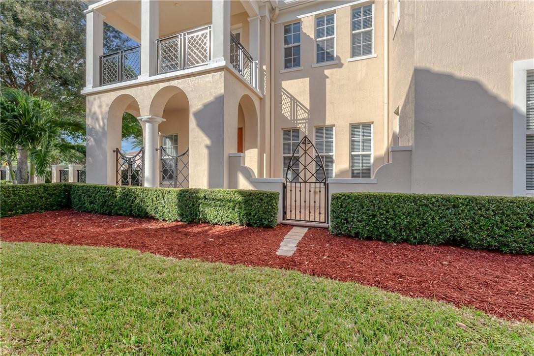 8253 Northwest 8th Way, Unit 8253 Boca Raton, FL 33487 - Photo 6 of 49 Private side yard