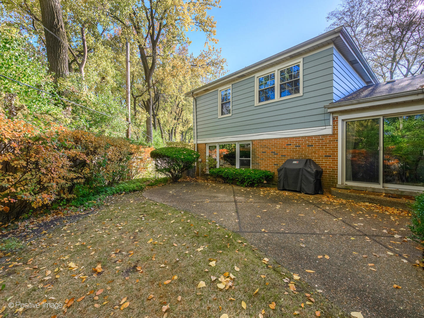 1107 Juniper Terrace Glenview, IL 60025 - Photo 22 of 30 a front view of a house with garden
