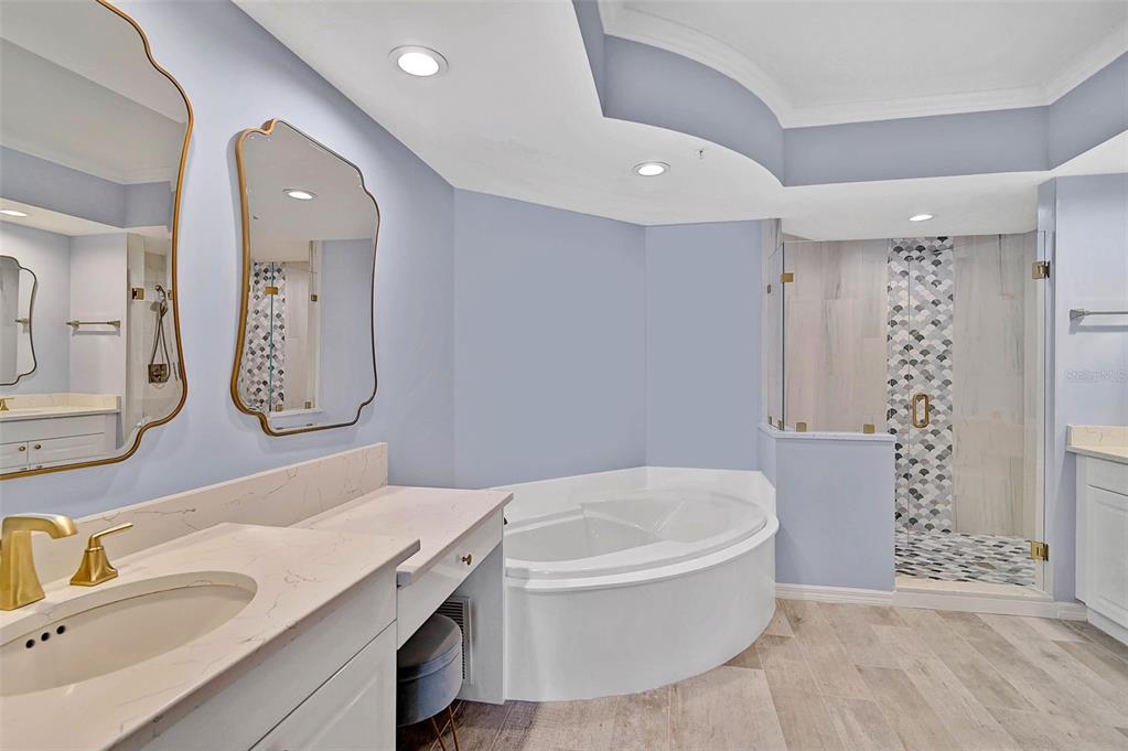 385 North Point Road, Unit 402 Osprey, FL 34229 - Photo 18 of 62 Gallery Image 18