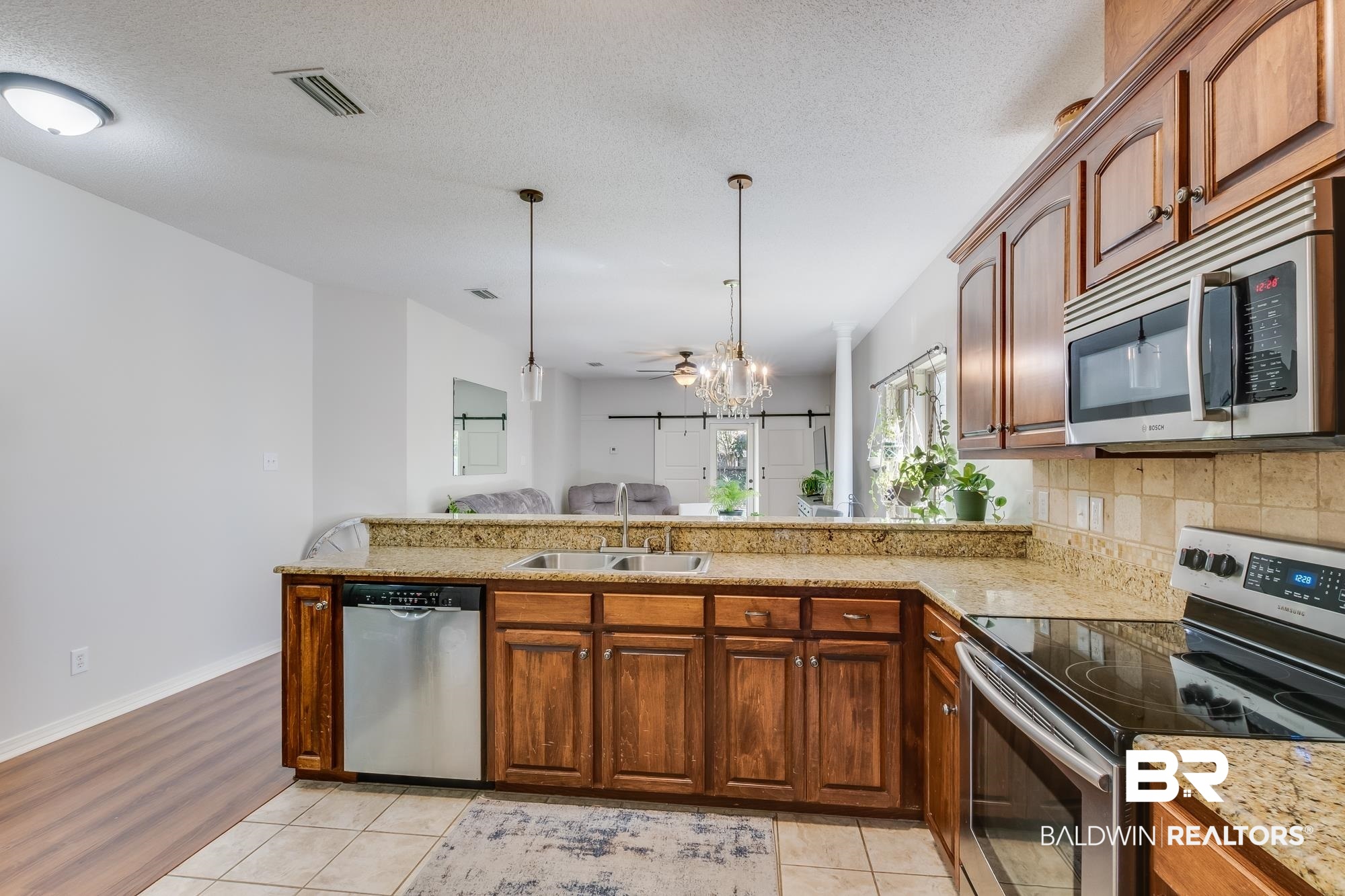 773 Wesley Avenue Mobile, AL 36609 - Photo 7 of 37