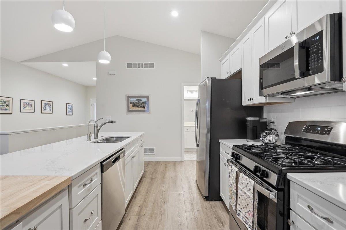 1206 Tivoli Oregon, WI 53575 - Photo 10 of 32