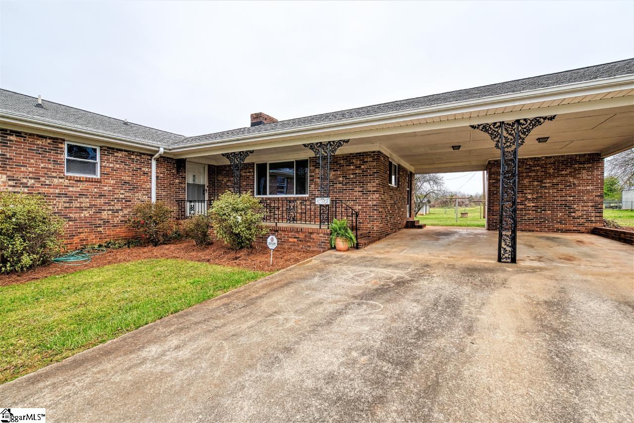 210 Roe Road Greenville, SC 29611 - Photo 1 of 36 Gallery Image 1