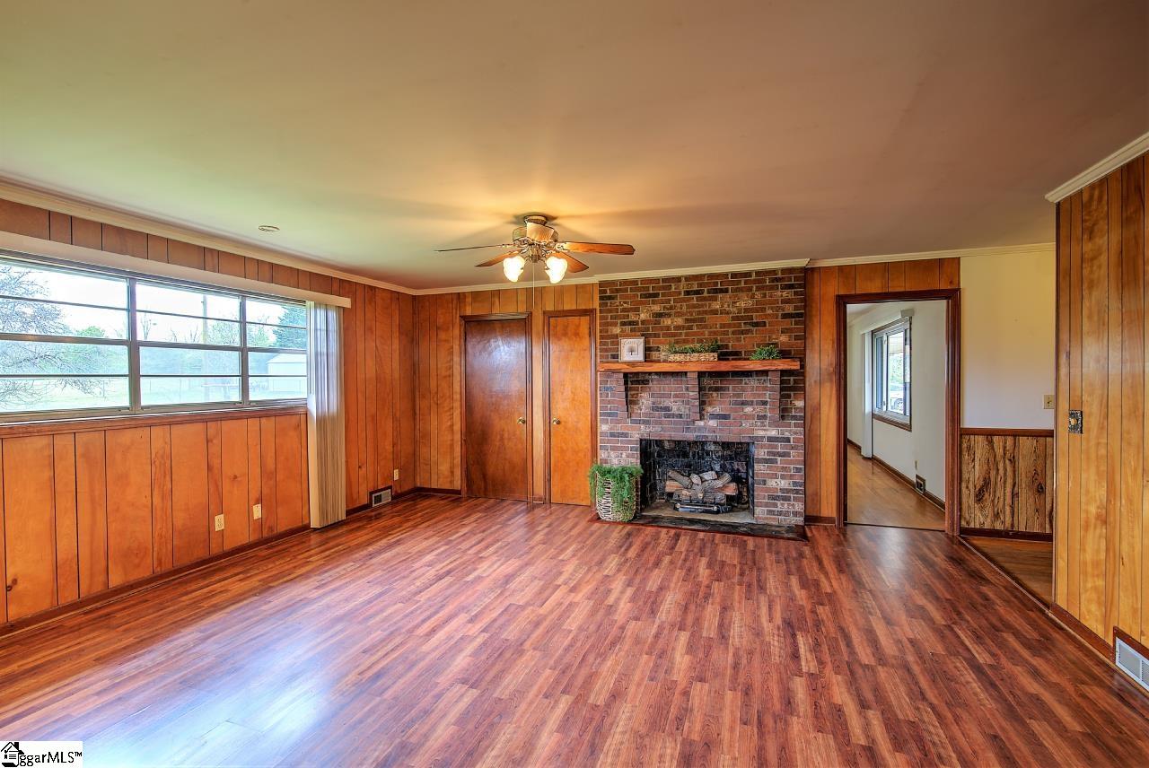 210 Roe Road Greenville, SC 29611 - Photo 9 of 36 Gallery Image 9