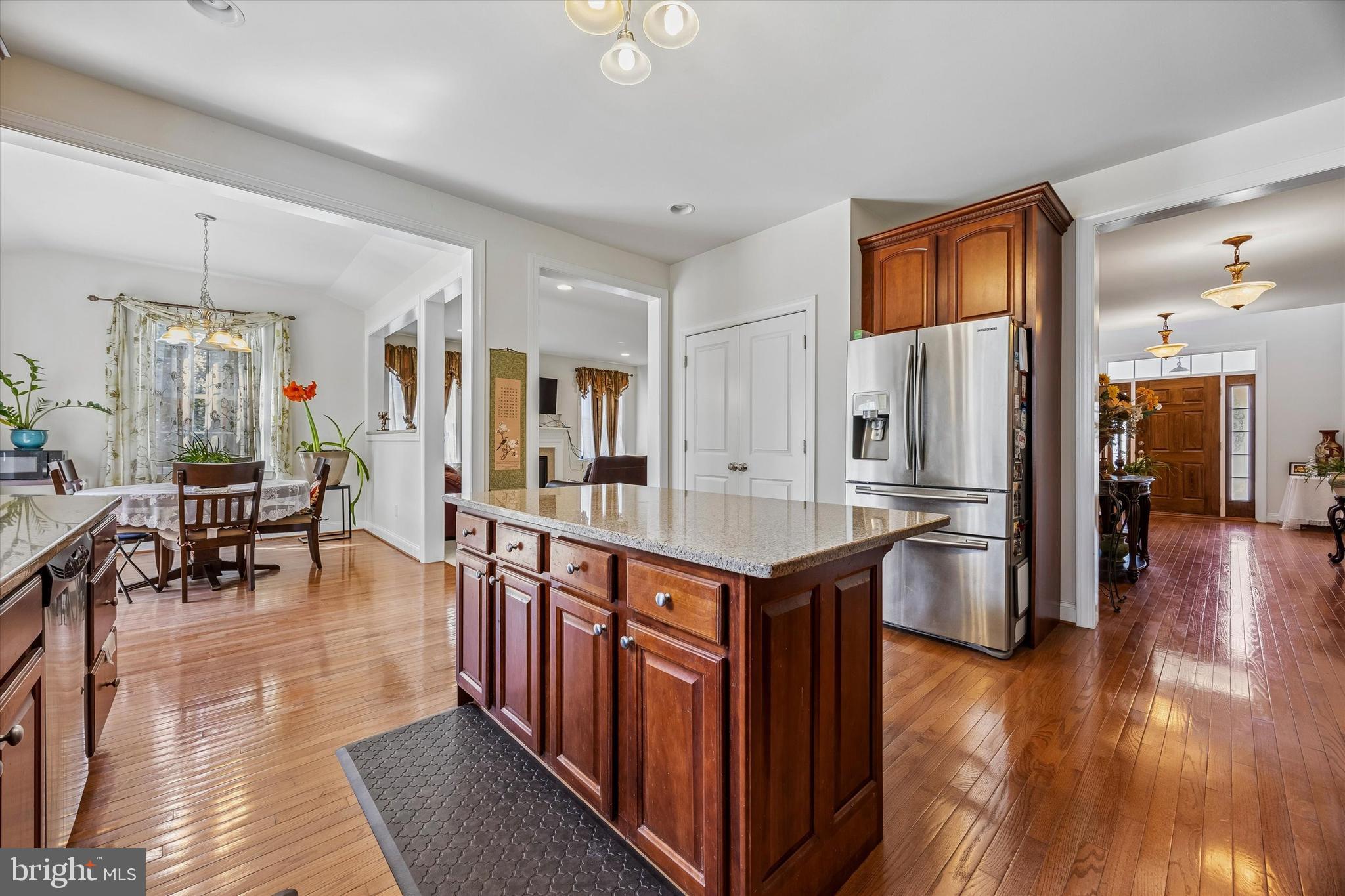 746 Upper Gulph Road Wayne, PA 19087 - Photo 8 of 34 Beautiful granite counters and hardwood floors