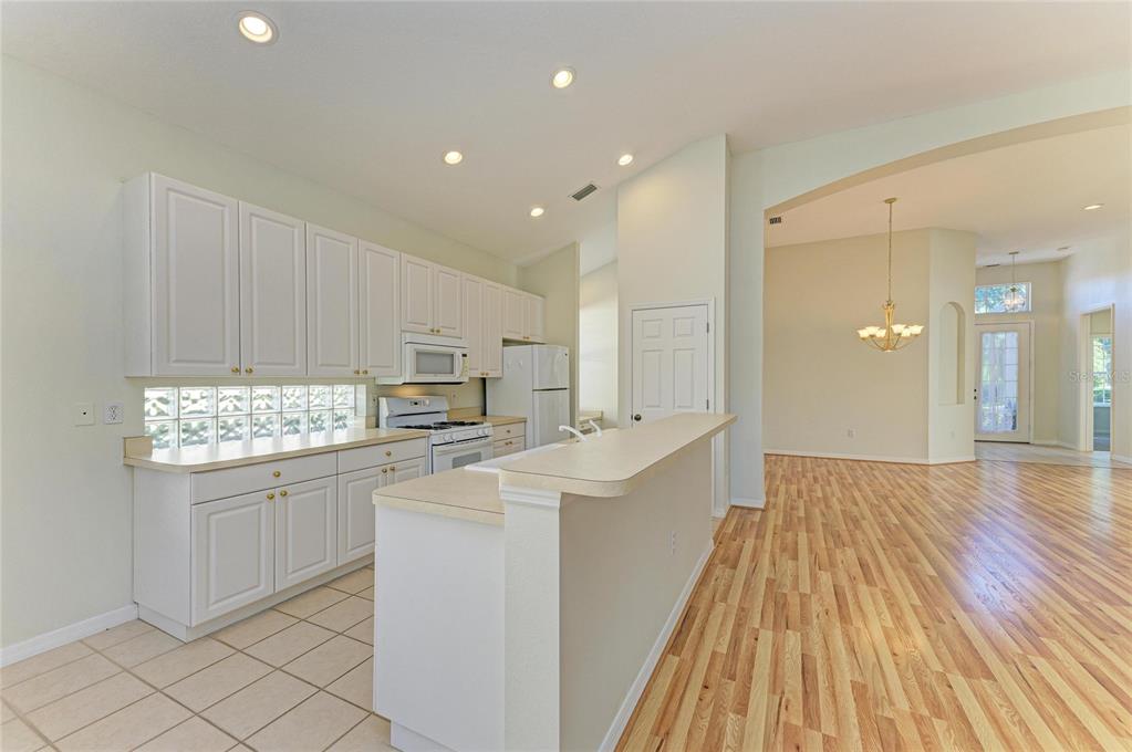 6710 Pebble Beach Way Lakewood Ranch, FL 34202 - Photo 17 of 63 Gallery Image 17