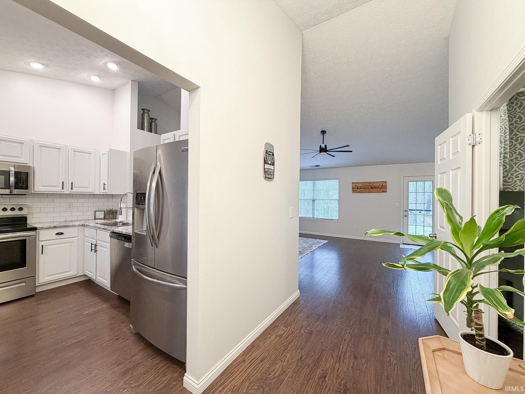 10244 Clippinger Road Evansville, IN 47725 - Photo 4 of 36