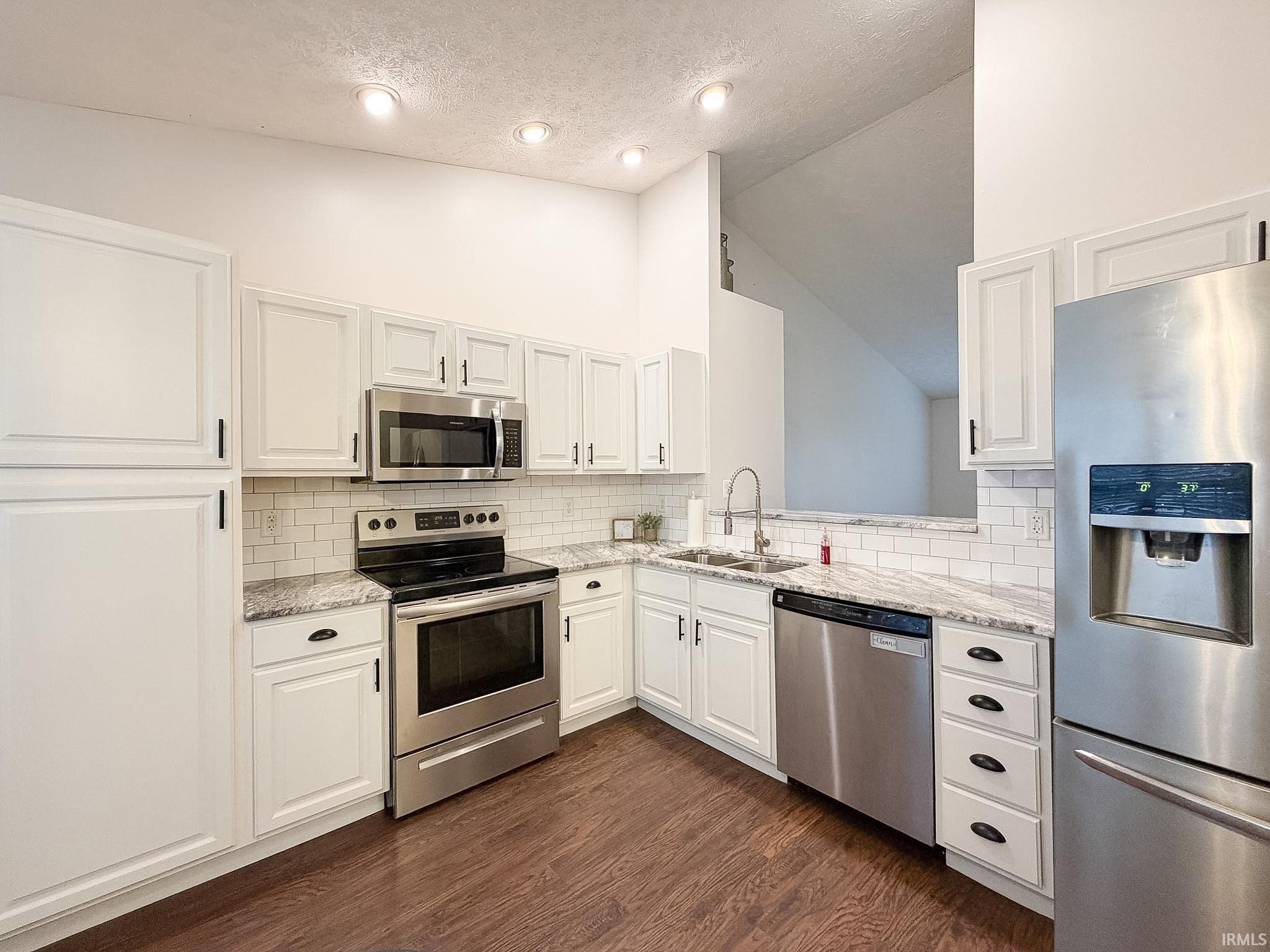 10244 Clippinger Road Evansville, IN 47725 - Photo 5 of 36