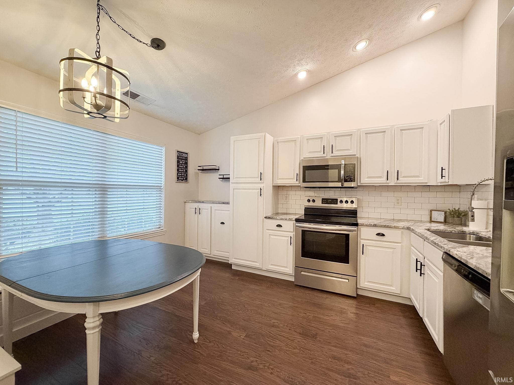 10244 Clippinger Road Evansville, IN 47725 - Photo 6 of 36