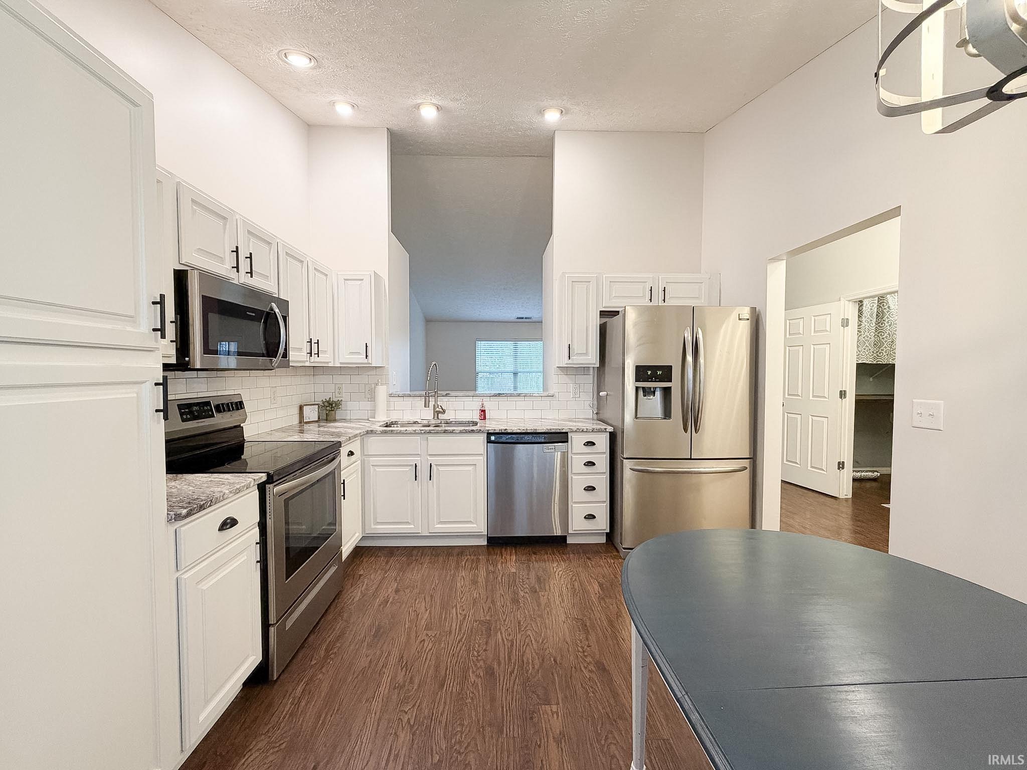 10244 Clippinger Road Evansville, IN 47725 - Photo 7 of 36