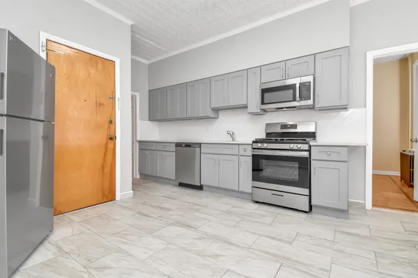$2,450 | 2307 New York Avenue, Unit 2, Union City, NJ 07087