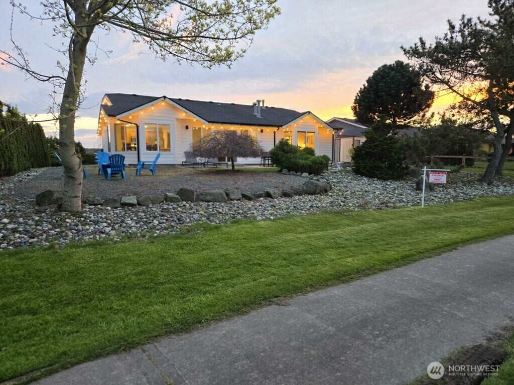 8212 Sehome Road Blaine, WA 98230 - Photo 2 of 32