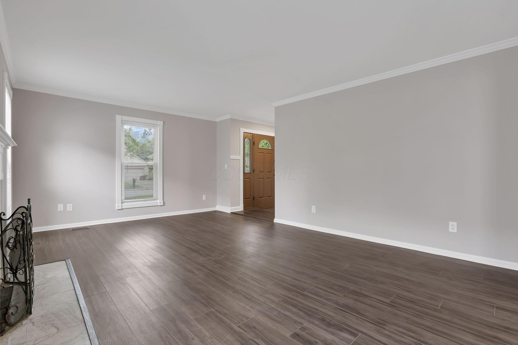 7048 Fitzgerald Road Dublin, OH 43017 - Photo 12 of 73 12-web-or-mls-4E7A4506