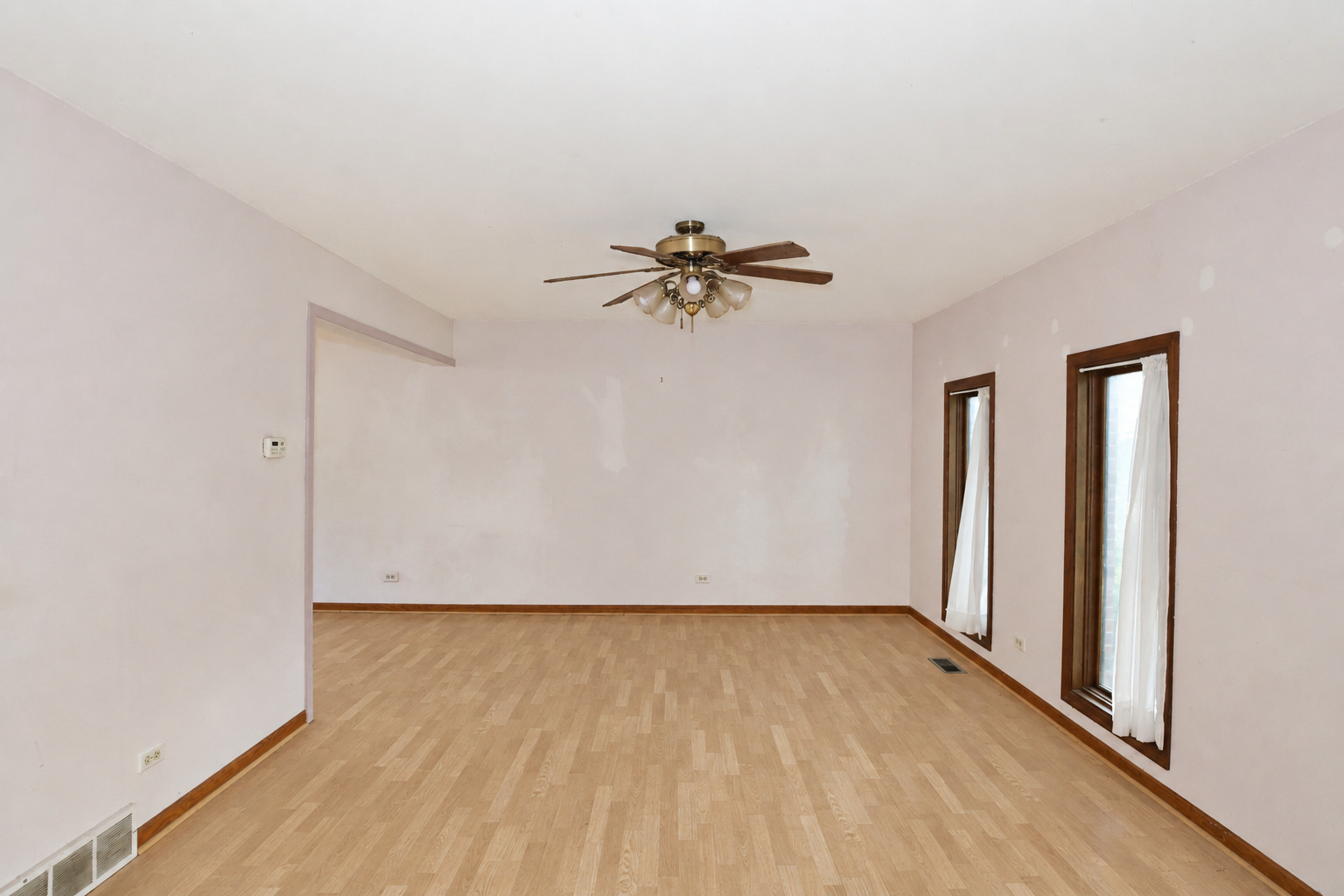 4N275 Avard Road West Chicago, IL 60185 - Photo 3 of 34 Gallery Image 3