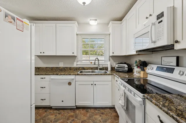 $350,000 | 900 Ridge West, Hermitage, TN 37076