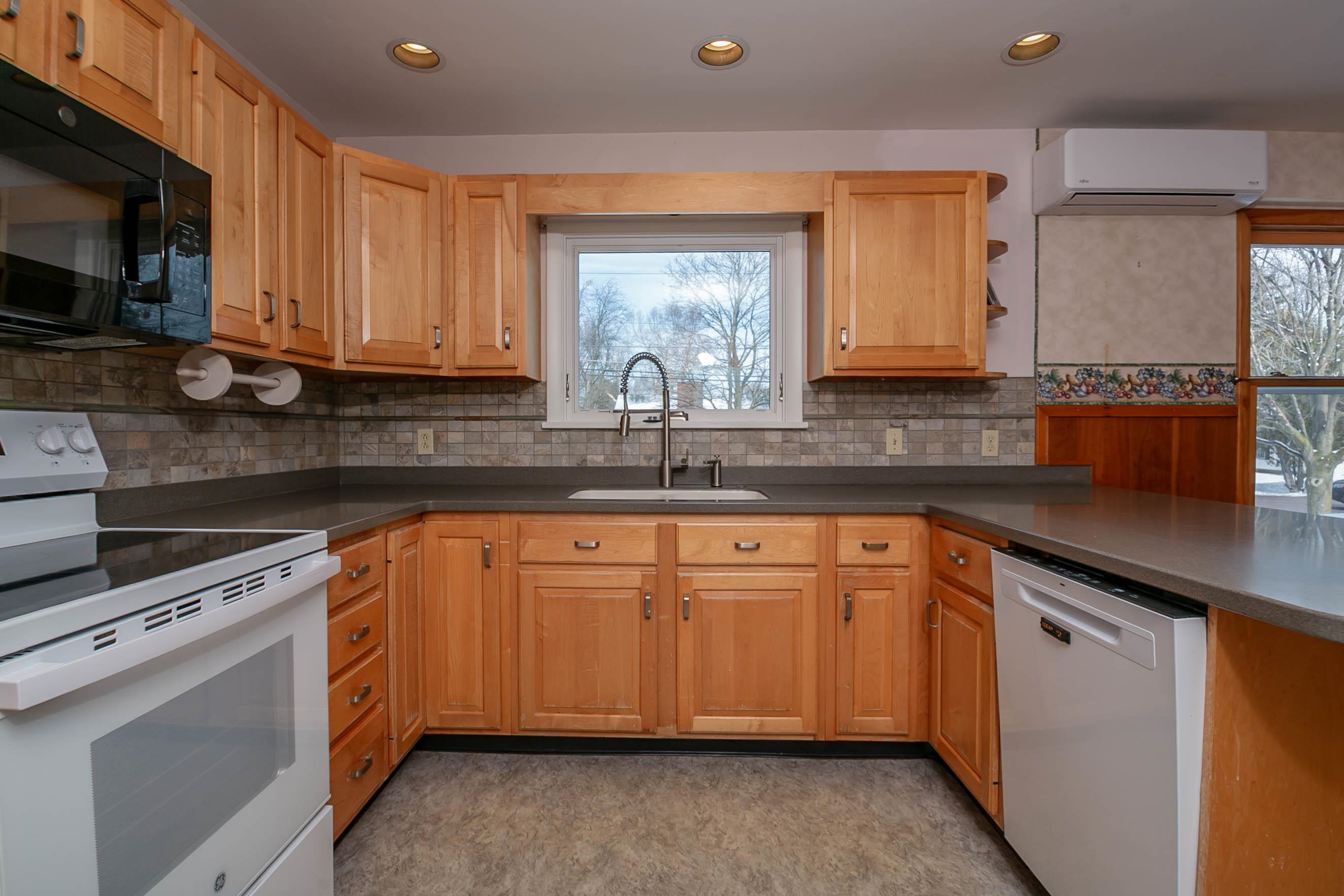 122 Marsett Road Shelburne, VT 05482 - Photo 14 of 44