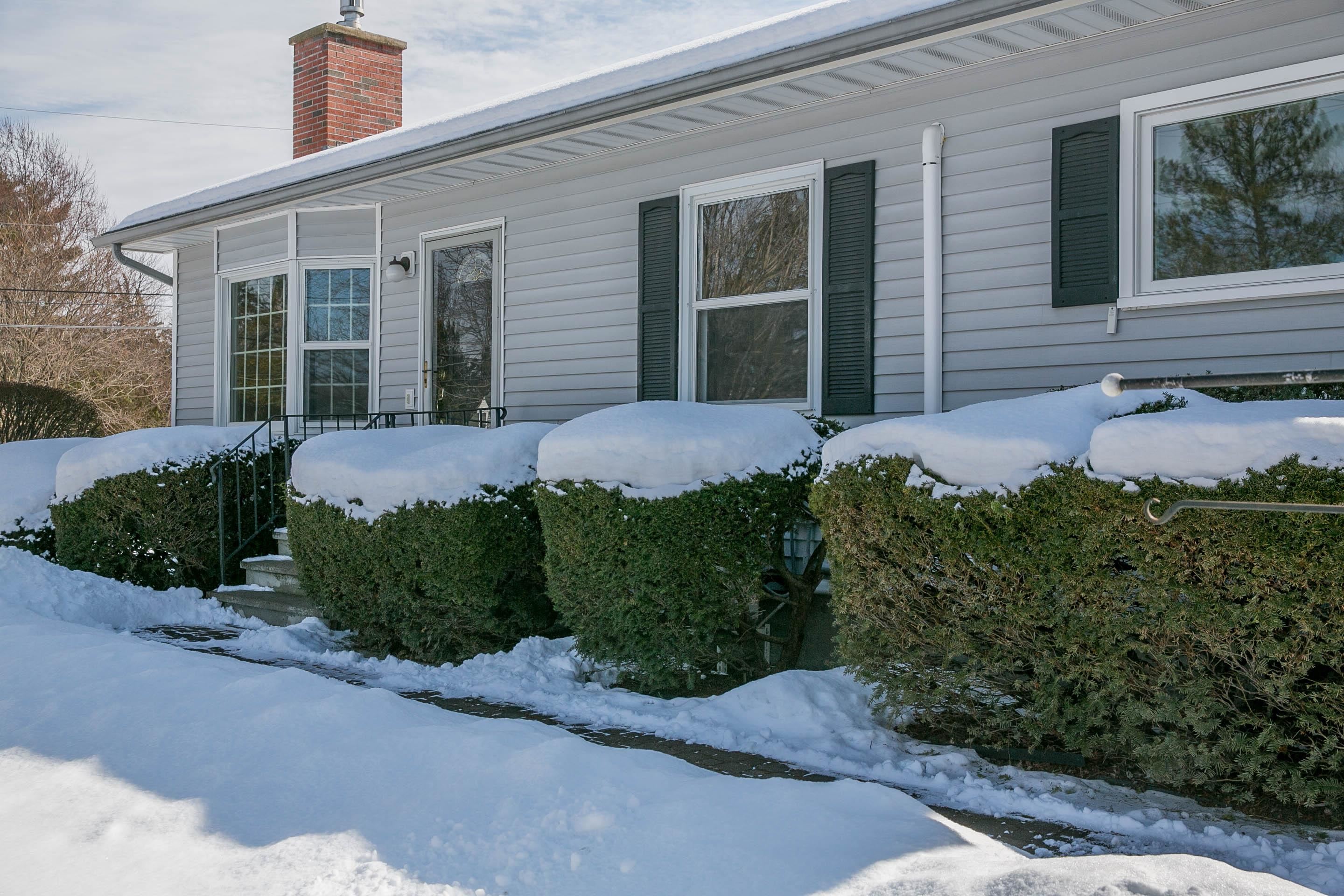 122 Marsett Road Shelburne, VT 05482 - Photo 3 of 44