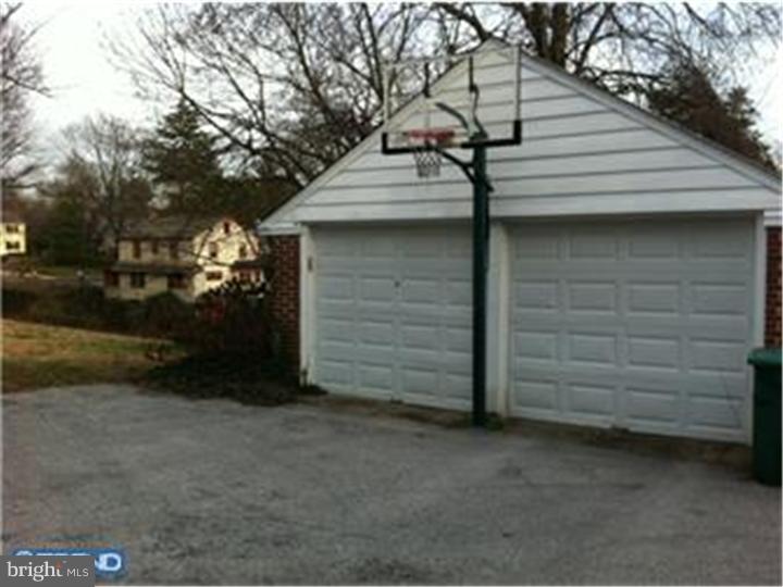 306 Brookhaven Road Wallingford, PA 19086 - Photo 16 of 16 Garage