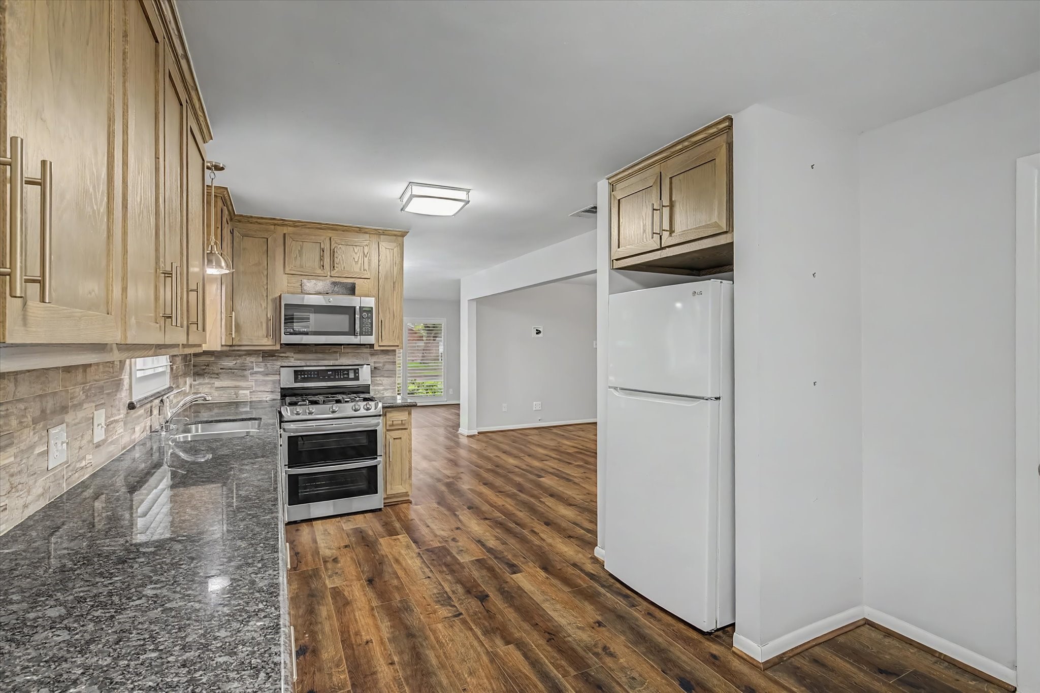 2123 Ridgecrest Drive Houston, TX 77055 - Photo 19 of 44