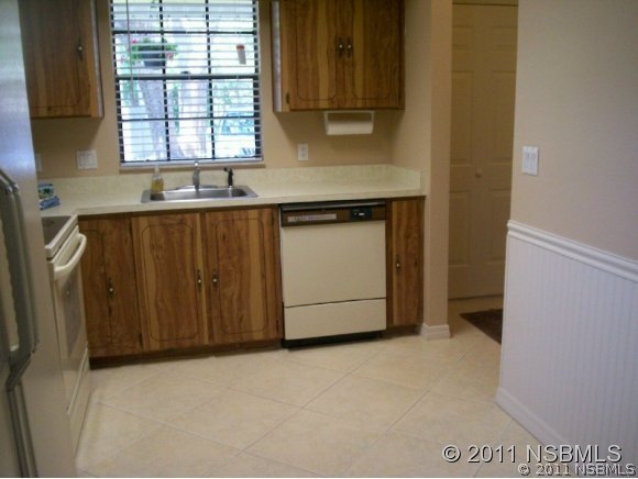 232 North Ridgewood Avenue, Unit F35 Edgewater, FL 32132 - Photo 8 of 18 Gallery Image 8