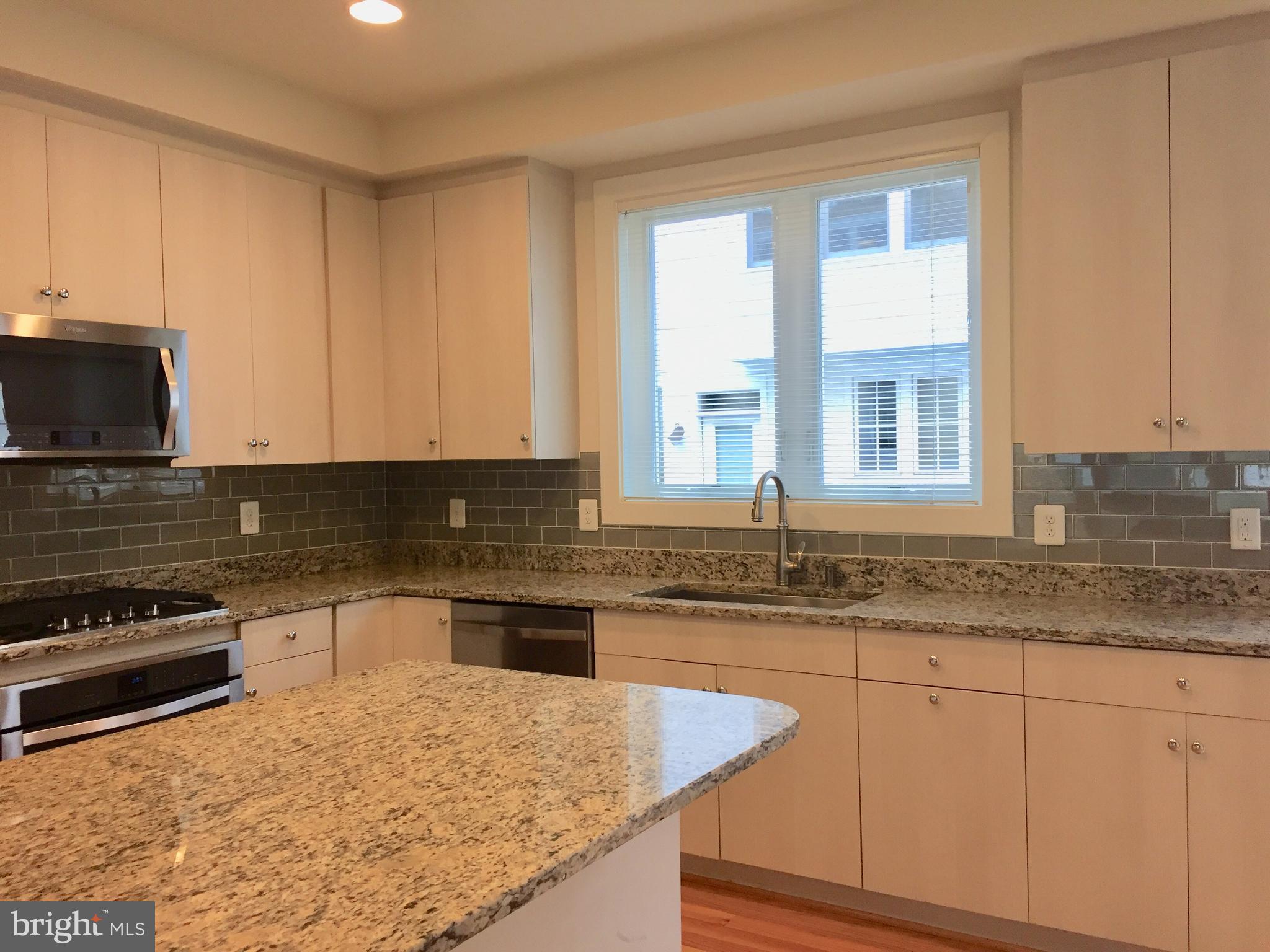 45 Ellsworth Heights Street Silver Spring, MD 20910 - Photo 4 of 36