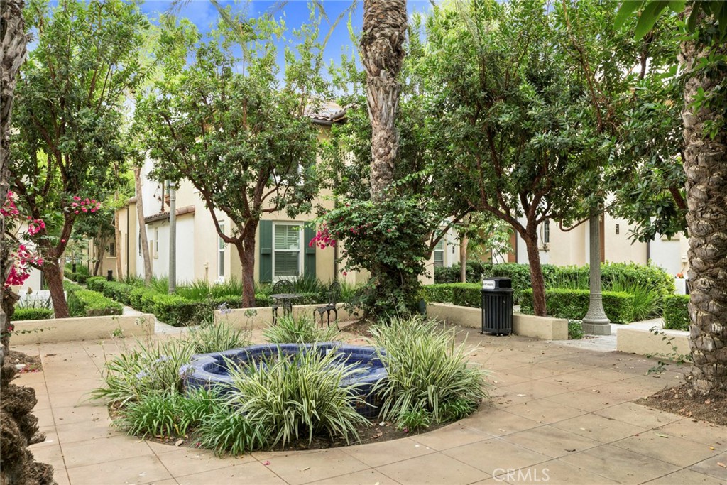 45 Perennial Irvine, CA 92603 - Photo 14 of 40 a front view of a house with garden