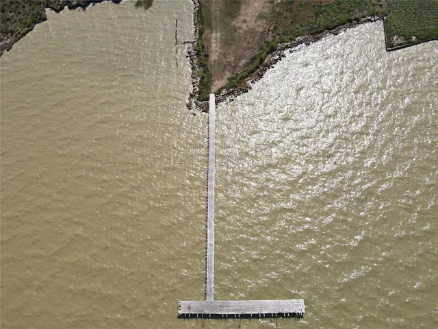 $31,000 | 60-61 Bayou Avenue, Anahuac, TX 77514