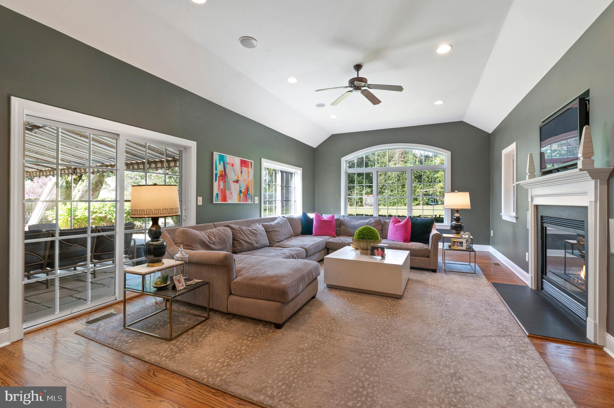 124 Tyson Road Newtown Square, PA 19073 - Photo 12 of 31 Family room opens to patio with awning covering