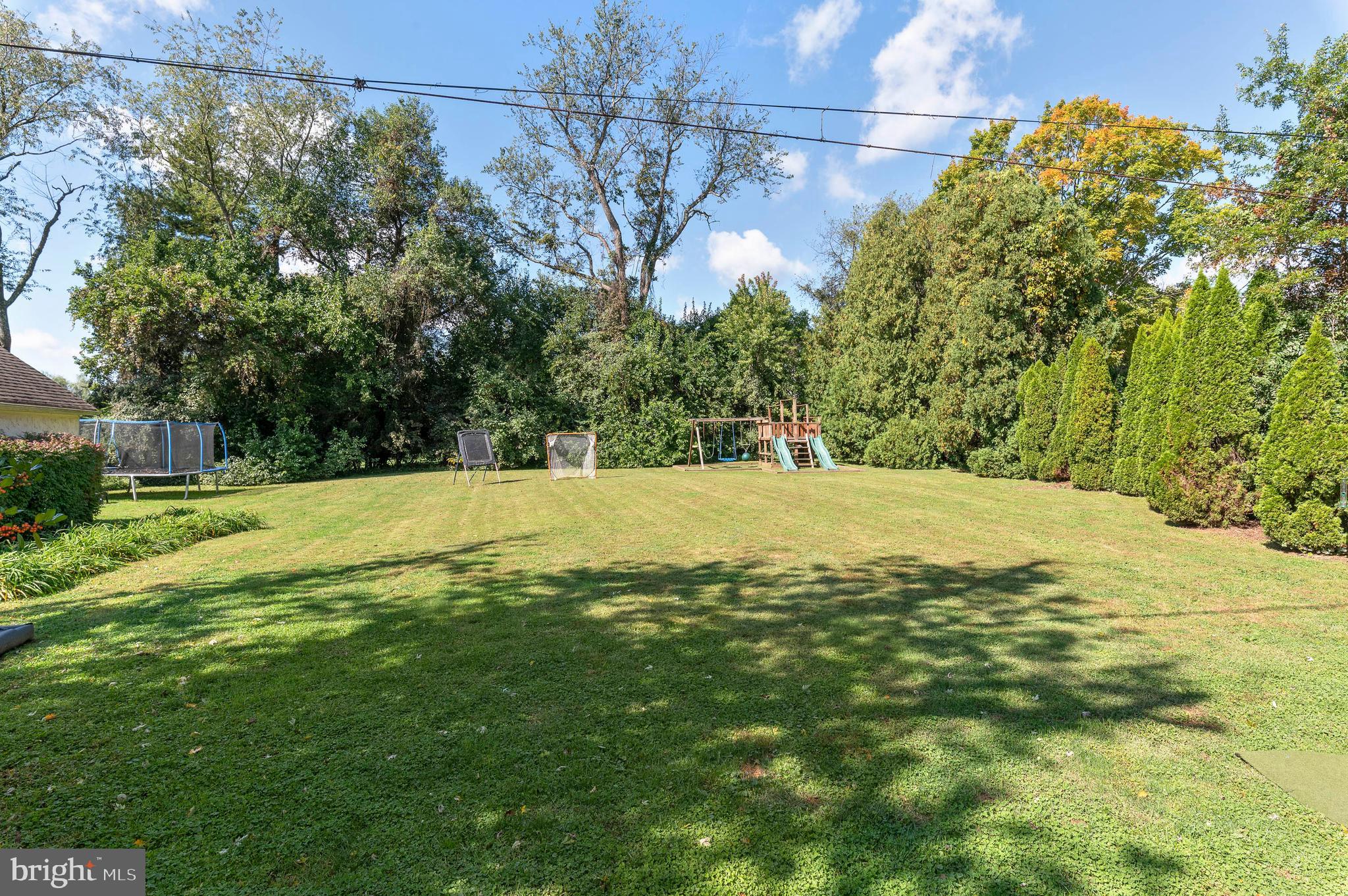 124 Tyson Road Newtown Square, PA 19073 - Photo 31 of 31 Large level, private back yard