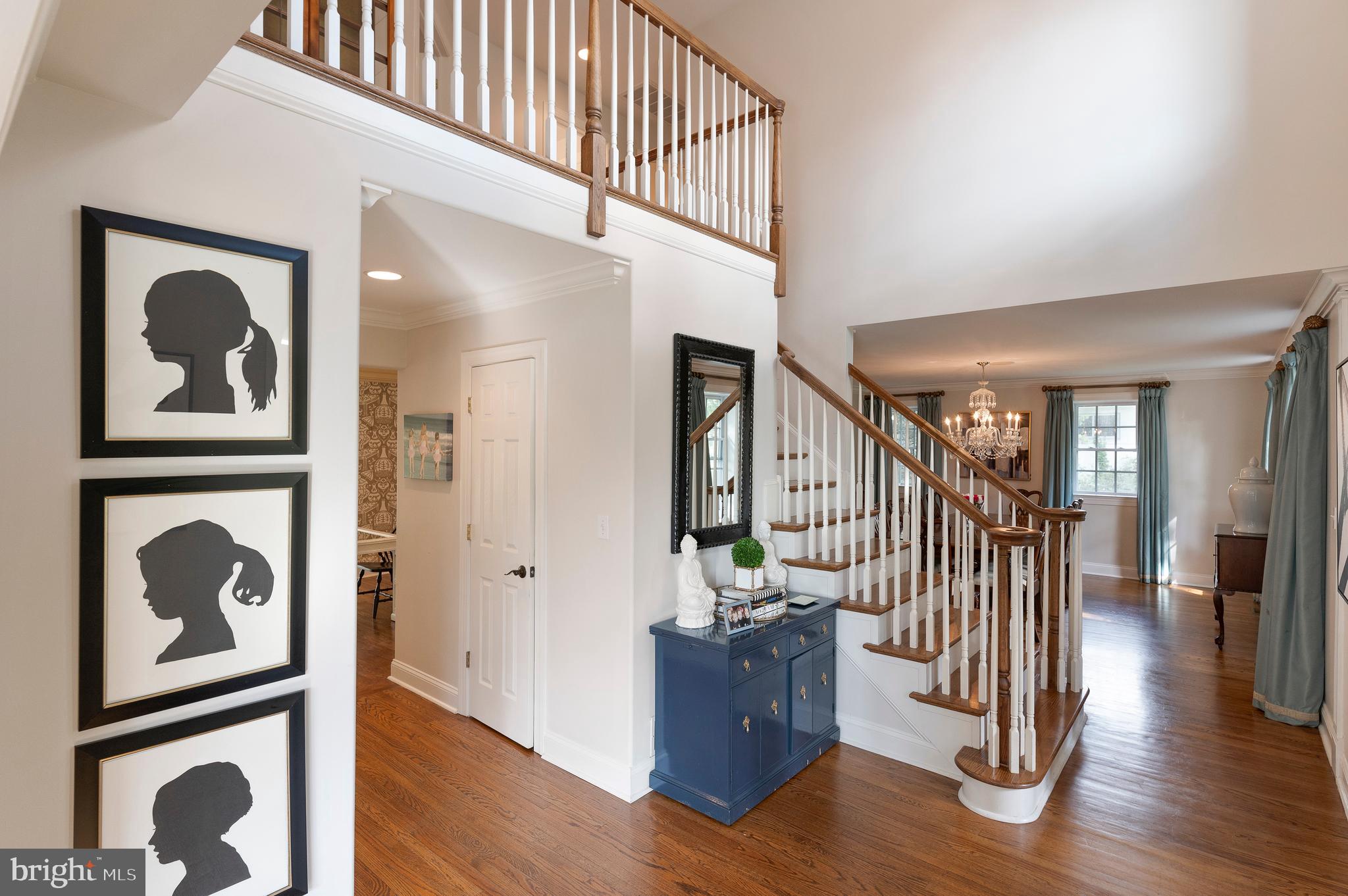 124 Tyson Road Newtown Square, PA 19073 - Photo 5 of 31 Foyer