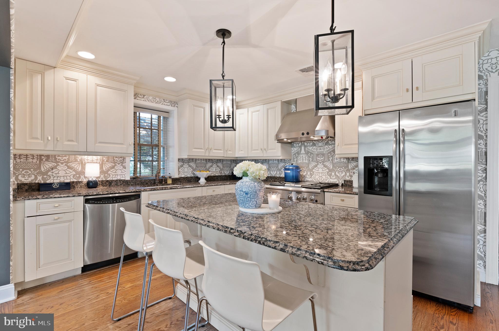124 Tyson Road Newtown Square, PA 19073 - Photo 9 of 31 Kitchen with large center island