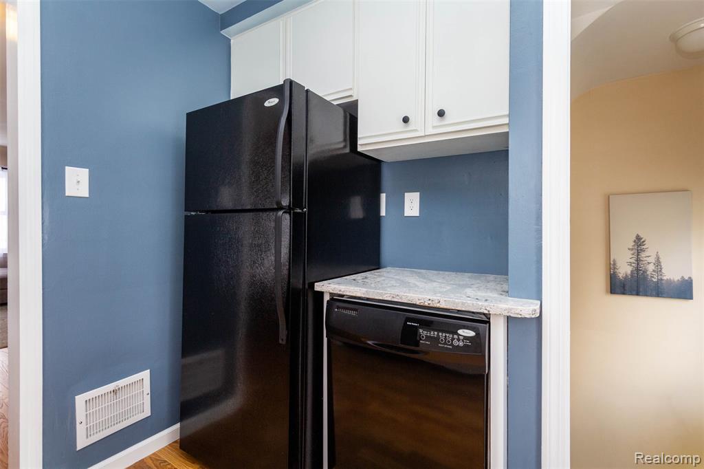2706 Cumberland Road Berkley, MI 48072 - Photo 14 of 50 Gallery Image 14