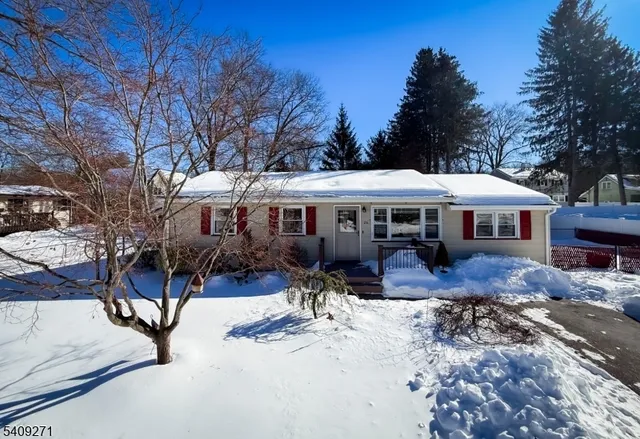 $420,000 | 26 Aspen Lane, West Milford, NJ 07480
