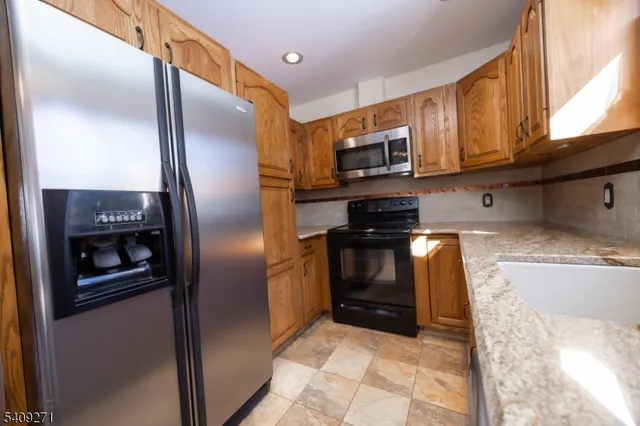 $420,000 | 26 Aspen Lane, West Milford, NJ 07480