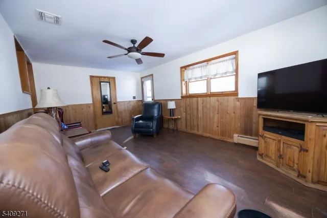 $420,000 | 26 Aspen Lane, West Milford, NJ 07480