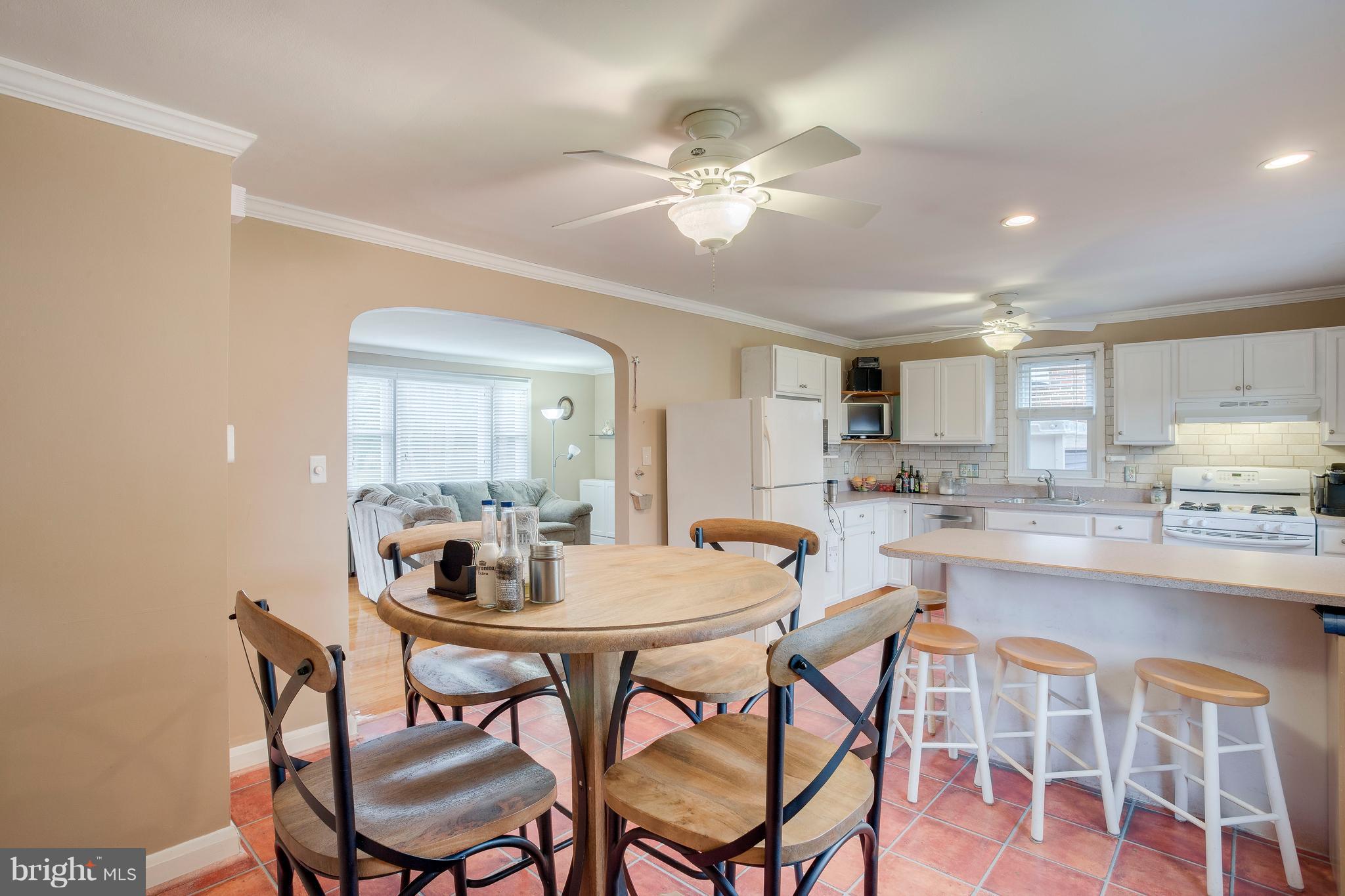 2105 Old Frederick Road Baltimore, MD 21228 - Photo 2 of 21 Open flr plan with various seating options