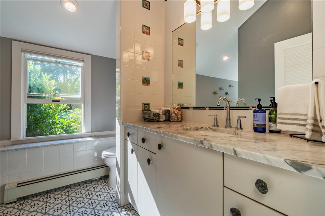 3991 Main Road Tiverton, RI 02878 - Photo 26 of 39