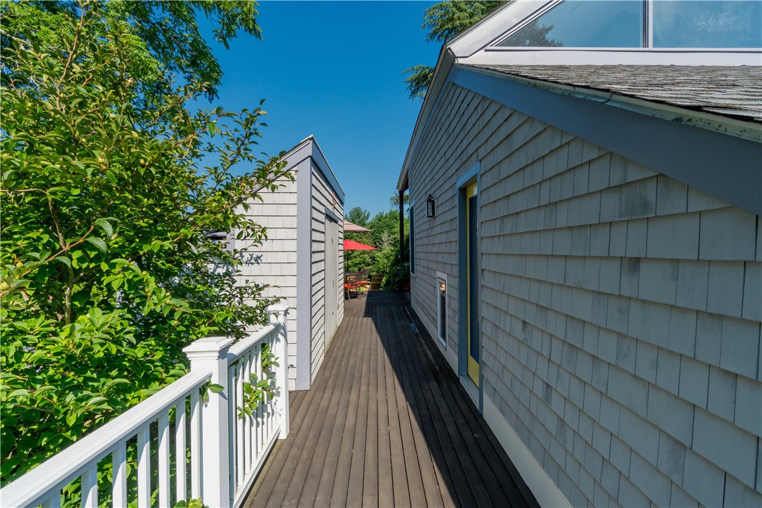 3991 Main Road Tiverton, RI 02878 - Photo 3 of 39