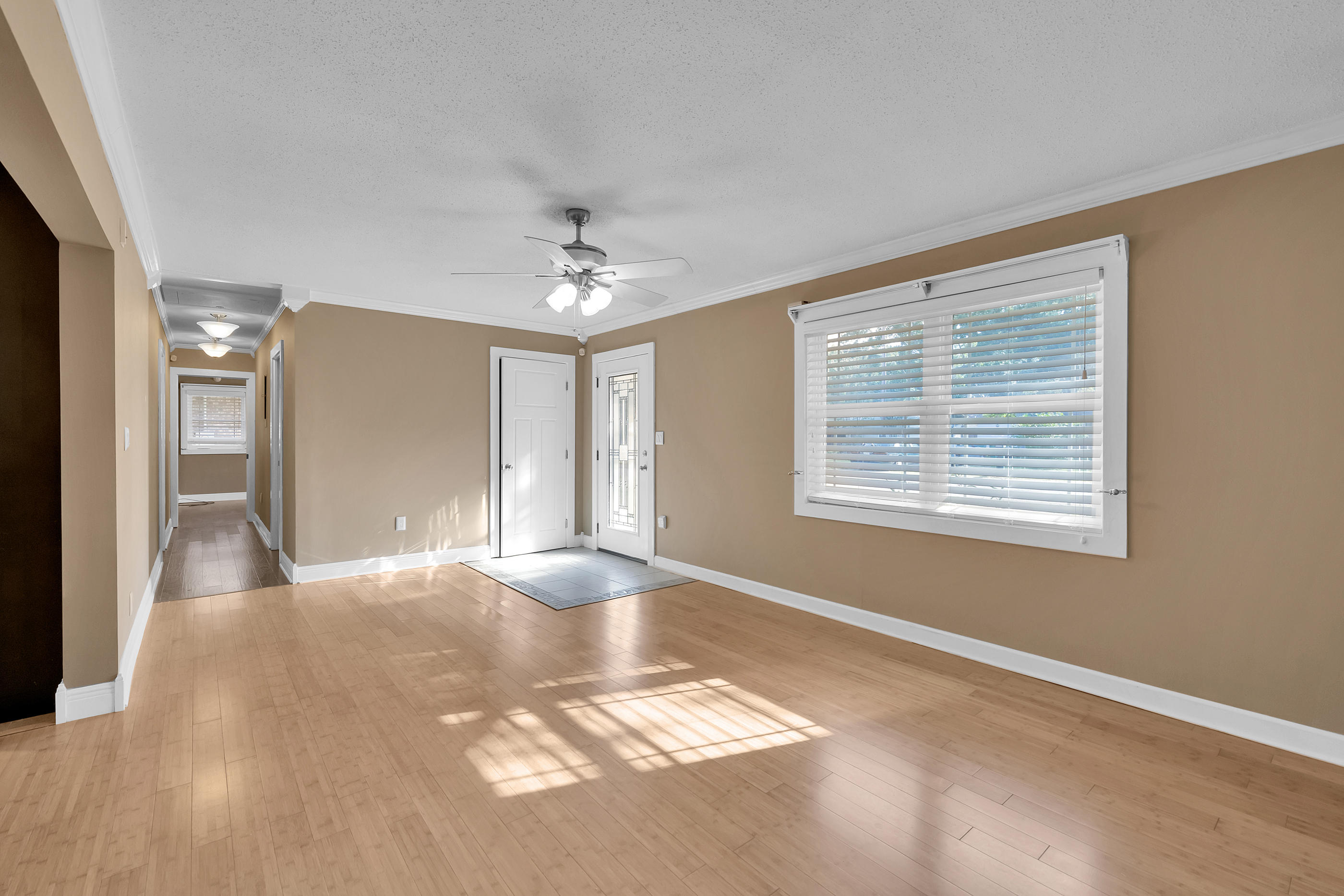 4 Roundabend Road Shalimar, FL 32579 - Photo 12 of 39 a view of an empty room with windows