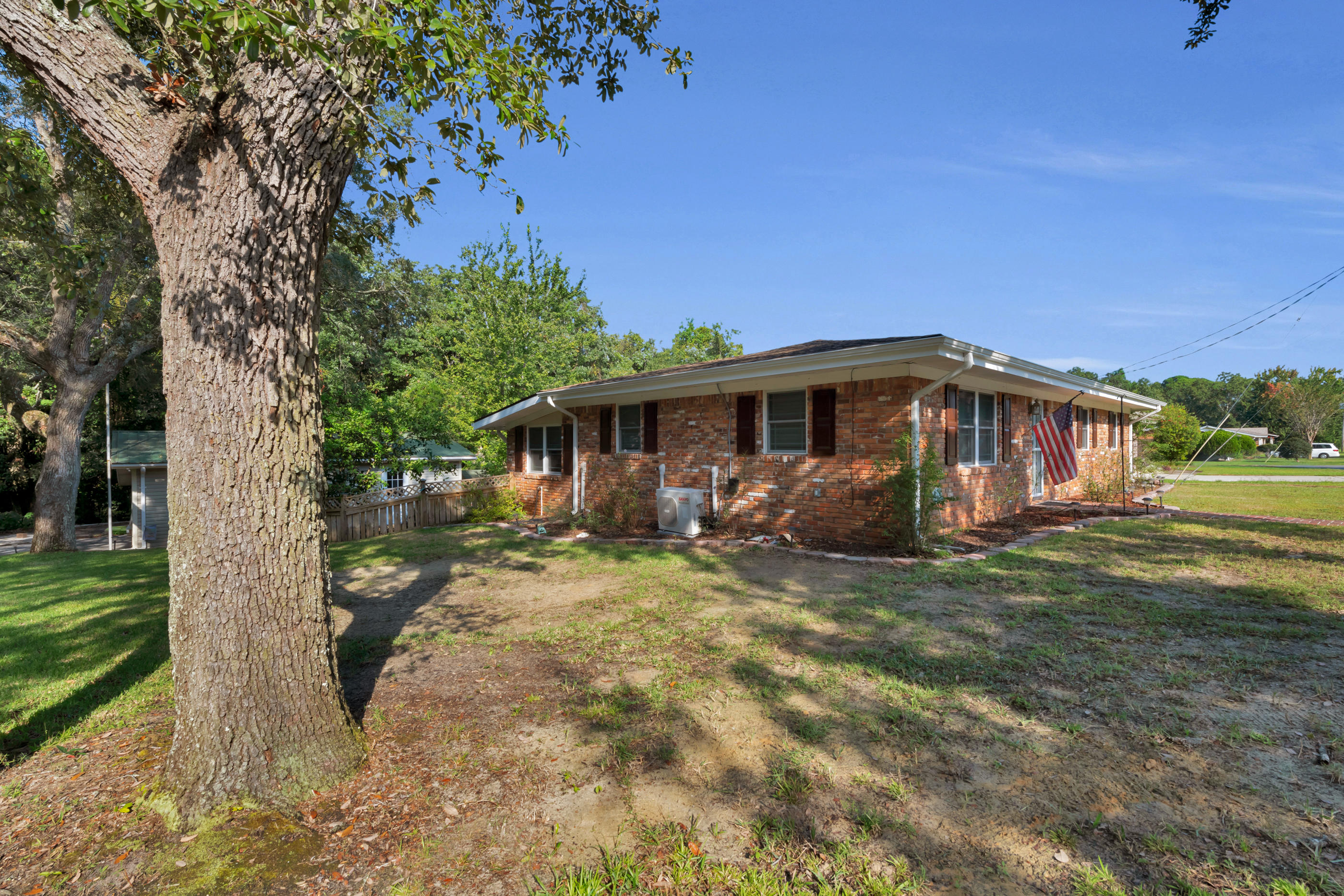 4 Roundabend Road Shalimar, FL 32579 - Photo 39 of 39 a view of a house with a yard