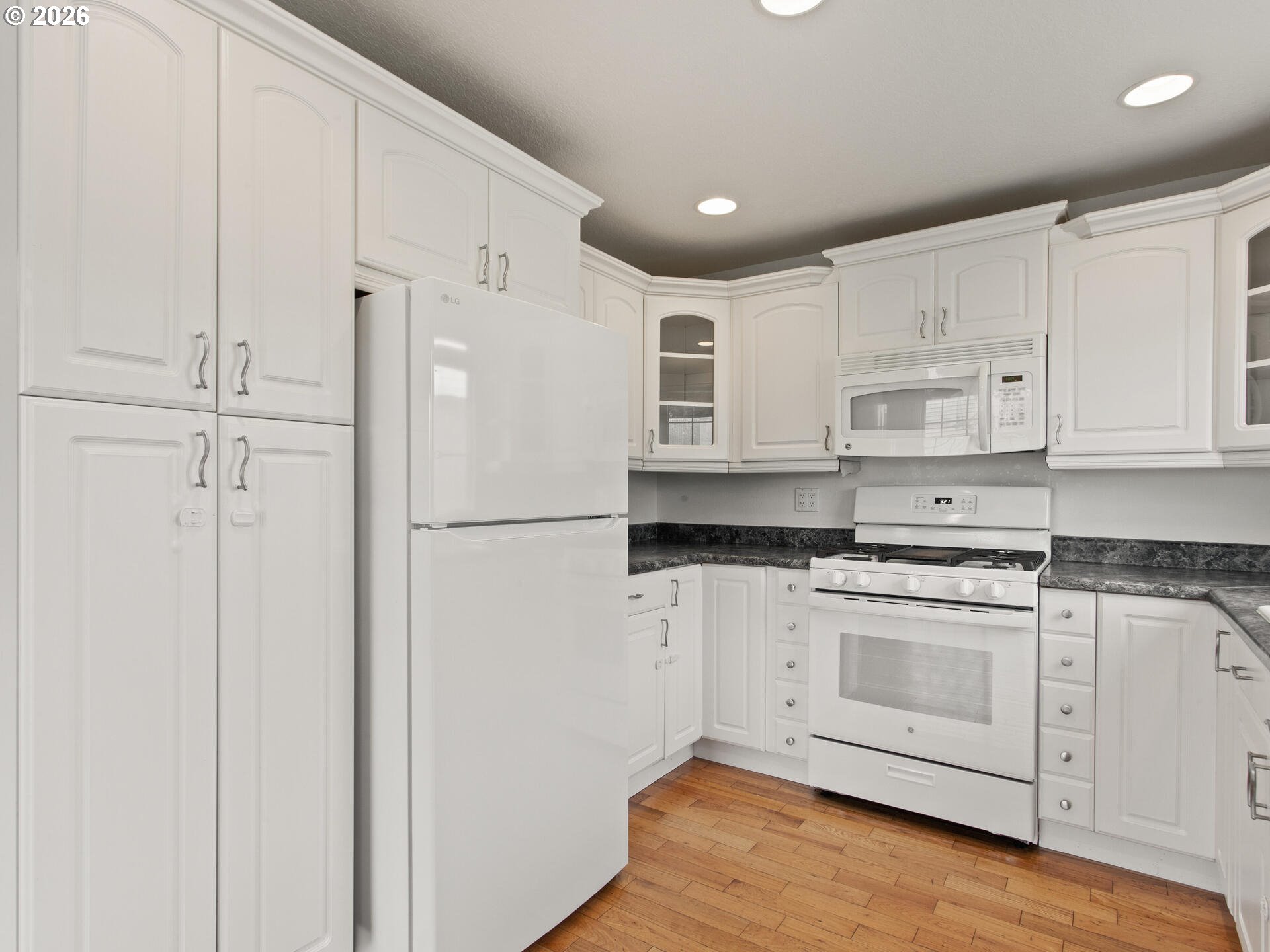 2297 Southwest 218th Drive Beaverton, OR 97003 - Photo 17 of 38