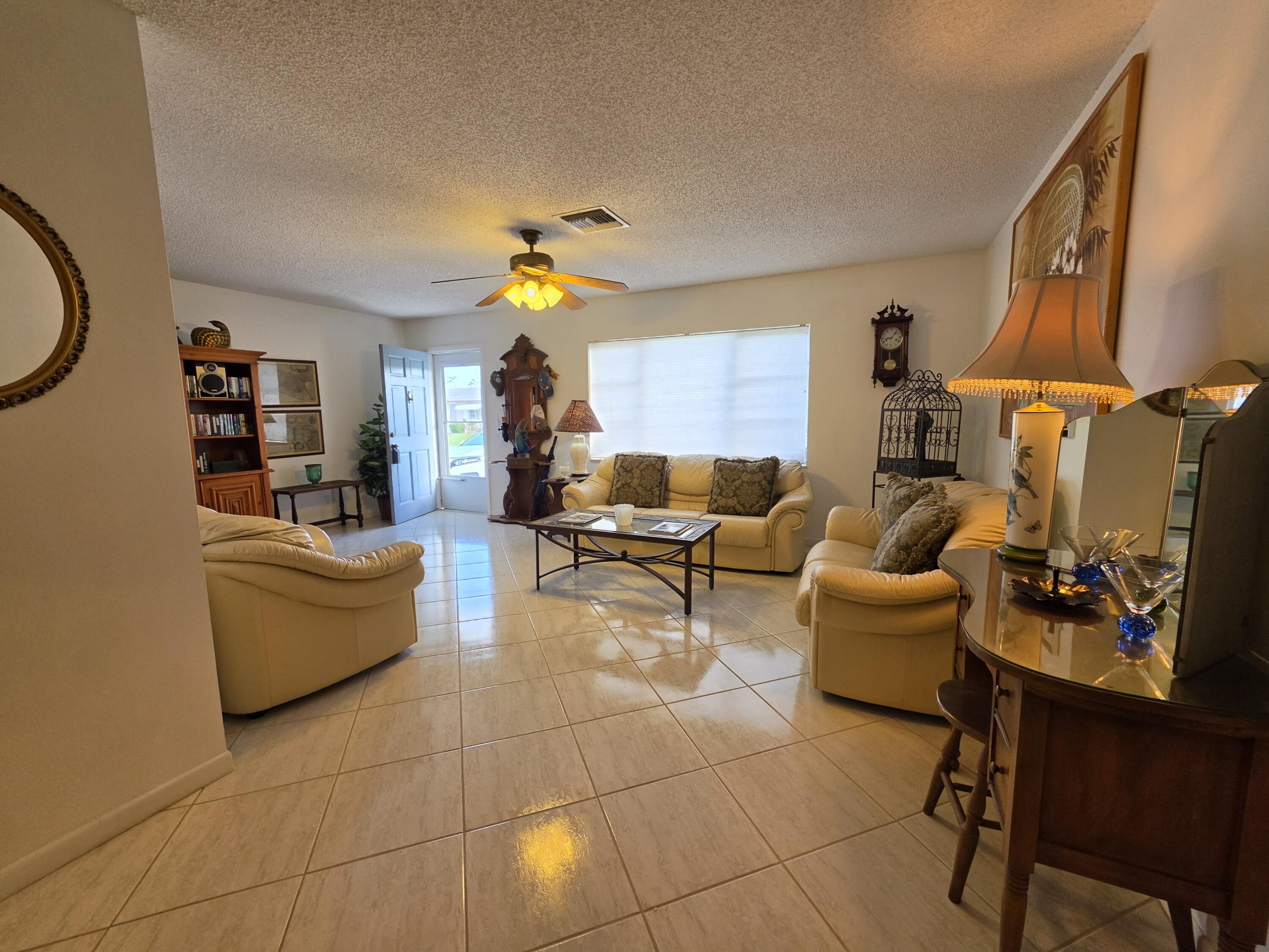 5404 Belleville Road West Palm Beach, FL 33417 - Photo 4 of 42 20260611_081344