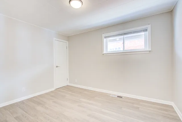 $2,500 | 7519 West Argyle Street, Harwood Heights, IL 60706