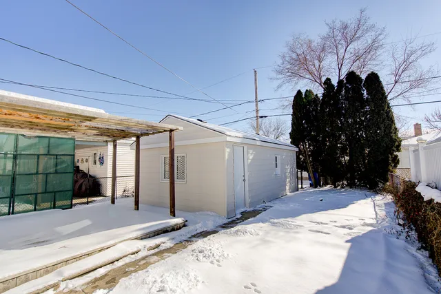 $2,500 | 7519 West Argyle Street, Harwood Heights, IL 60706