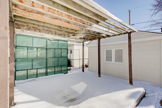 $2,500 | 7519 West Argyle Street, Harwood Heights, IL 60706